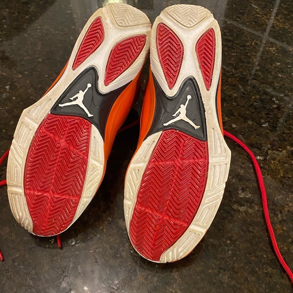 Jordan beautiful sneakers in great shape - Picture 3 of 3